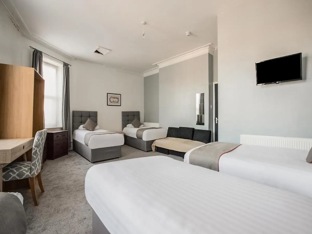 Hostel Newcastle West Hotel & Bar